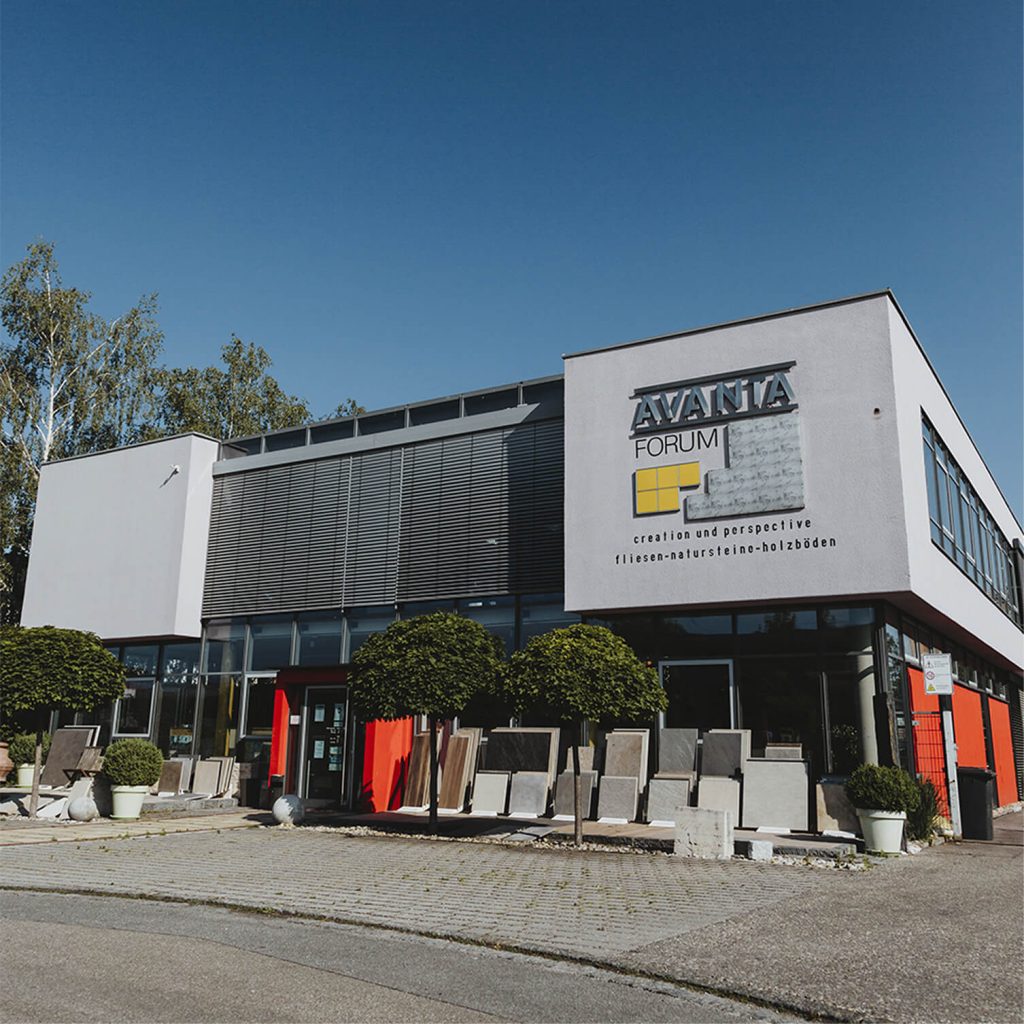 Außenansicht eines Fliesen- und Bodenbelag-Fachgeschäfts